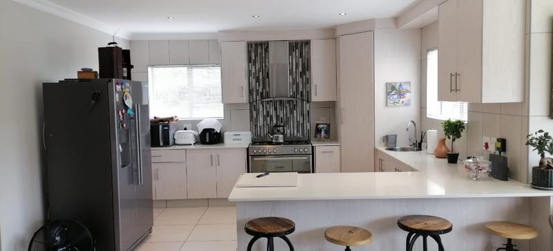 3 Bedroom Property for Sale in Hartenbos Landgoed Western Cape